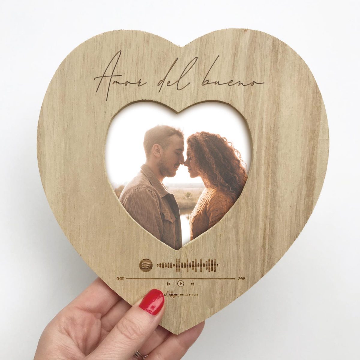 marco-foto-corazon-madera-personalizado-cancion-spotify