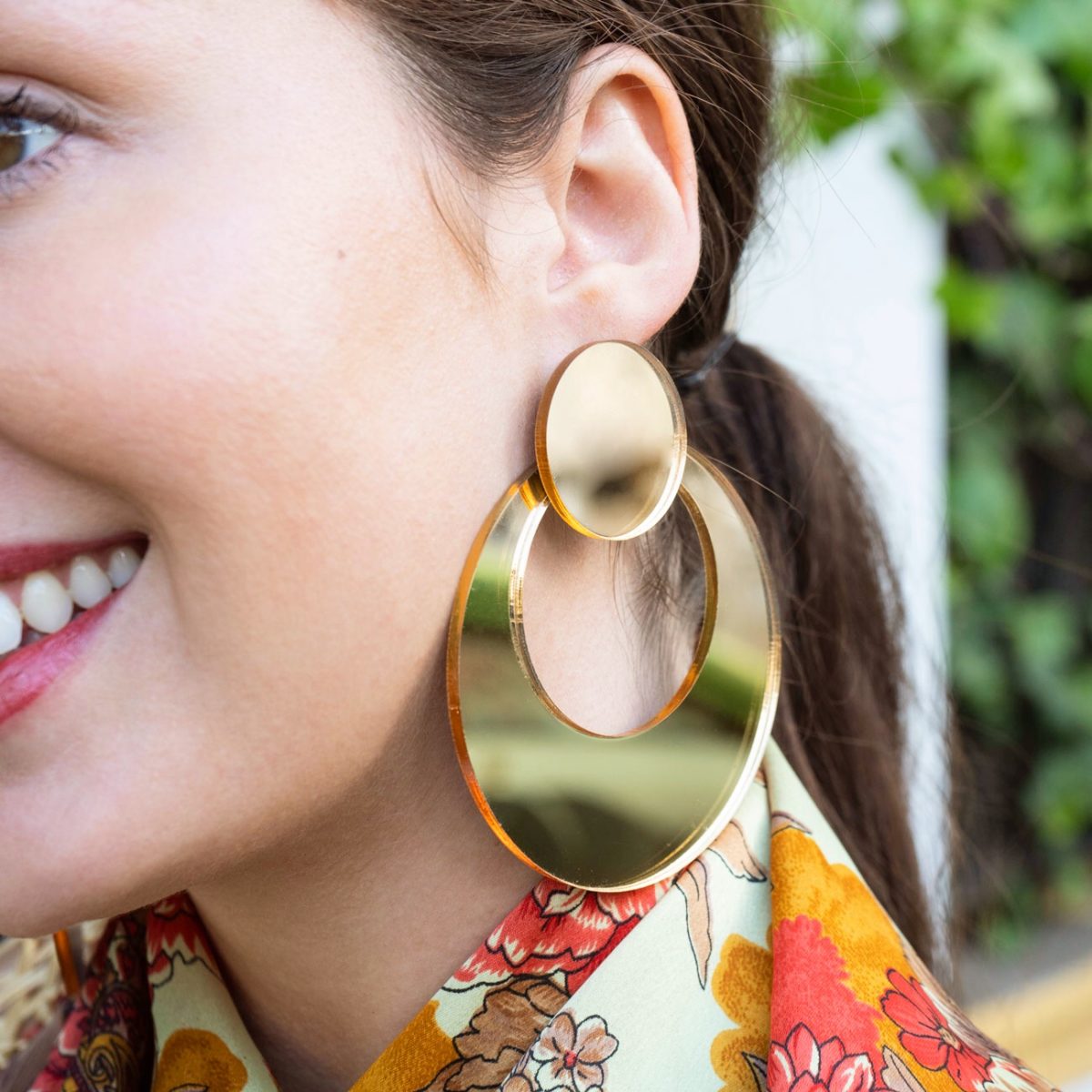pendientes flamenca dorado espejo metacrilato