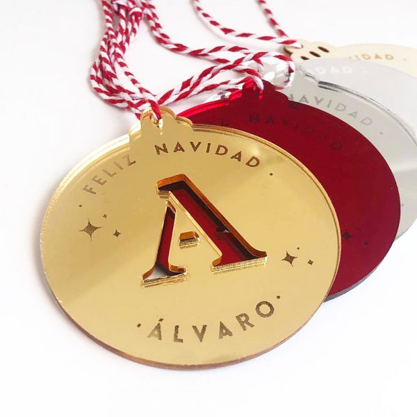 bola de Navidad personalizada troquelada con grabado